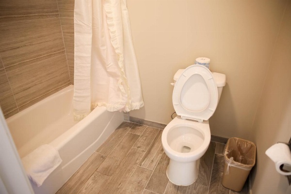 Newport Bay Inn image 12