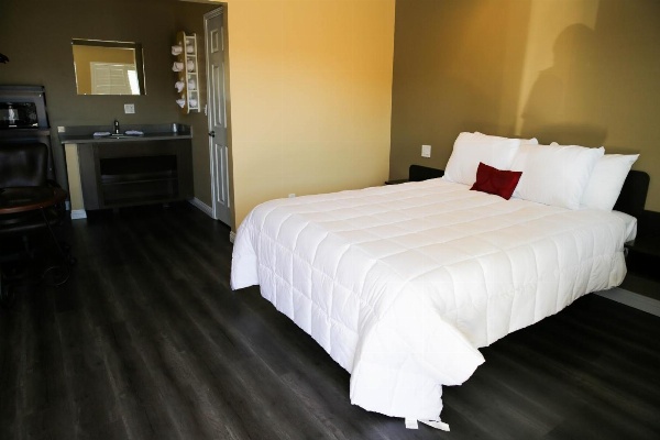 Newport Bay Inn image 8