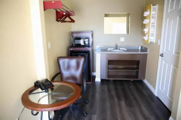 Newport Bay Inn 5